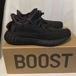 YEEZY BOOST 350 V2 - Black Static